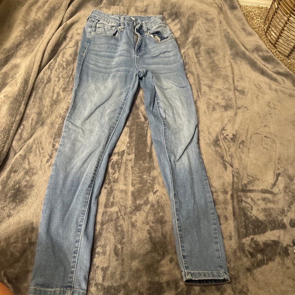 Skinny blue jeans